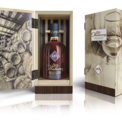 Malecon Selección Esplendida 30y 1991 0,7l 40% Dřevěný box / Rok lahvování 2021 Nejlepší rum